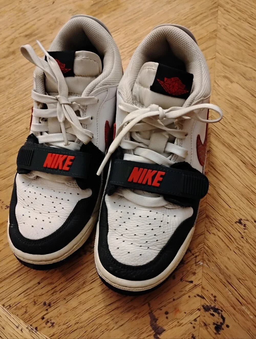 Nike Kids Low-Top Sneakers in White, Black and Red Accent